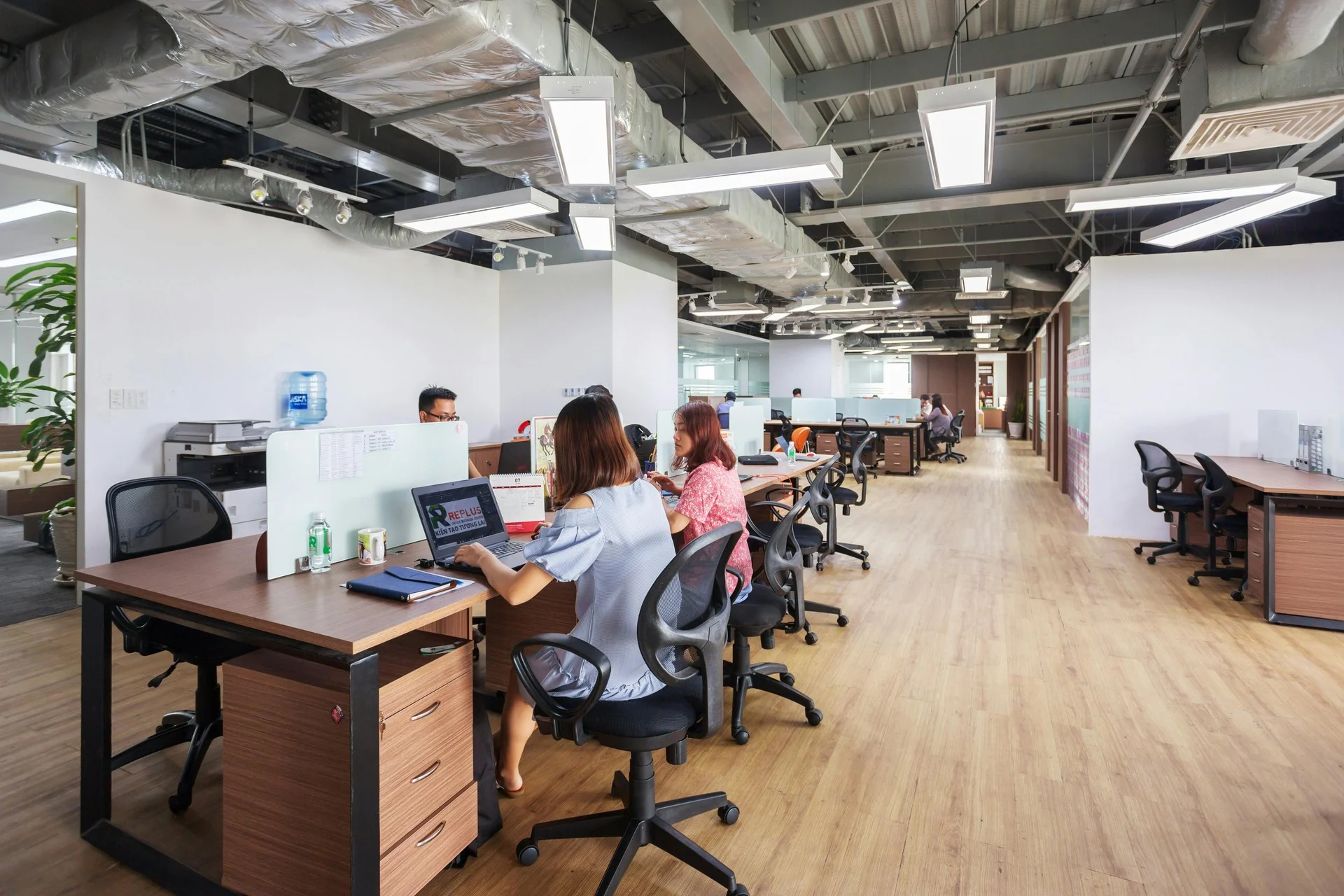 Office Hoteling Software Features Benefits and How to Choose the Right Tool