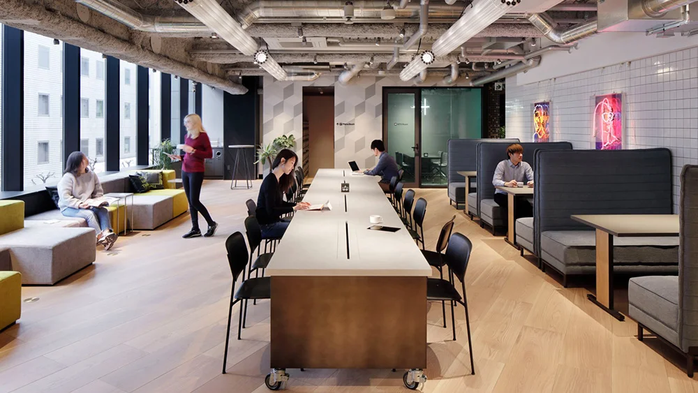 Workplace Design Strategies for the Modern Office: How DeskFlex Enhances Productivity