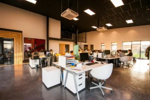 How to Expand Globally with Office Hoteling Software?