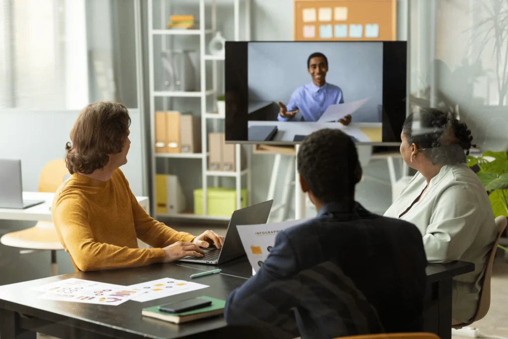 Why Businesses Are Moving Toward a Hybrid Work Environment