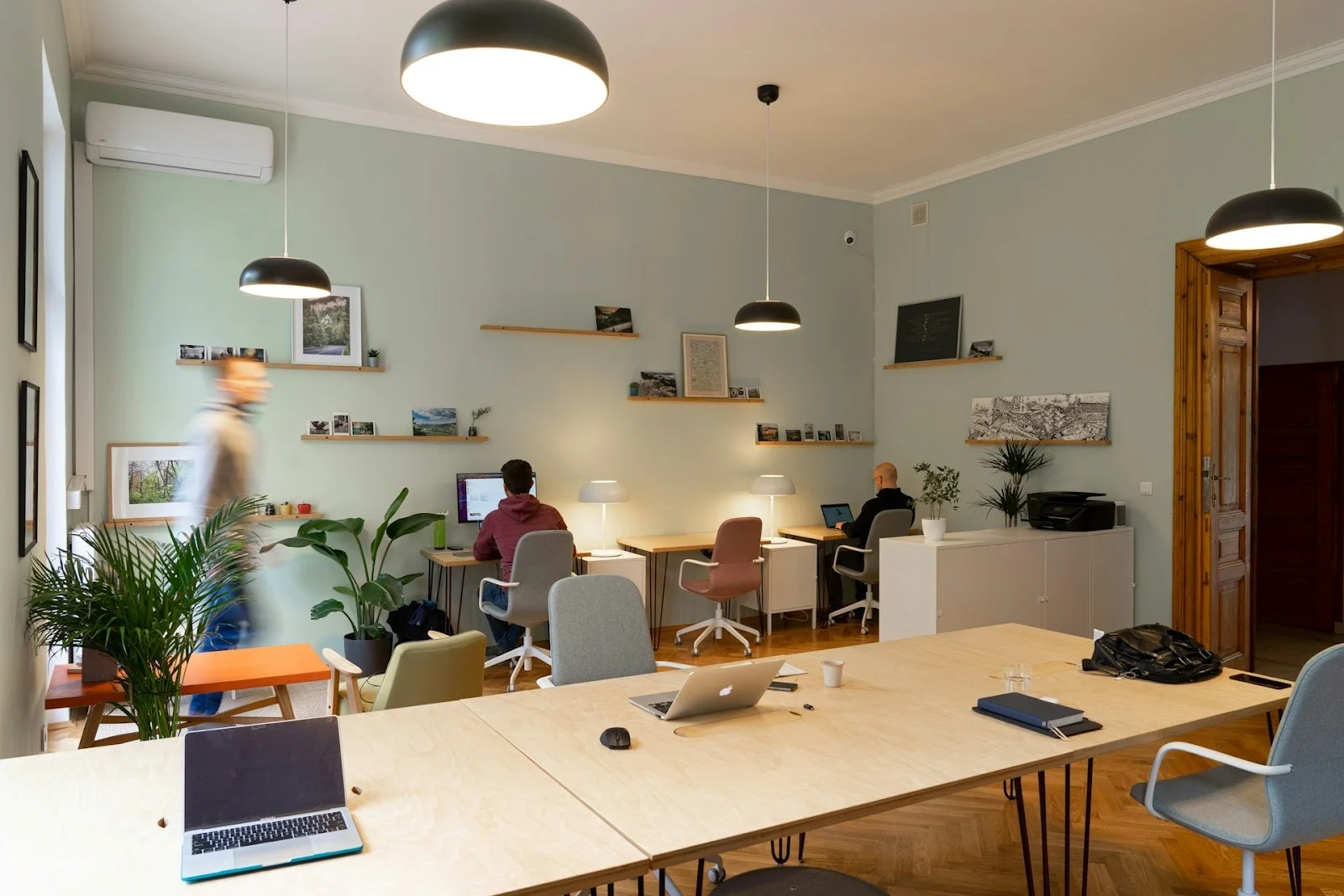 office desk layout