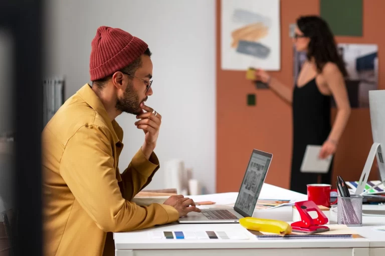 Hot Desking Meaning