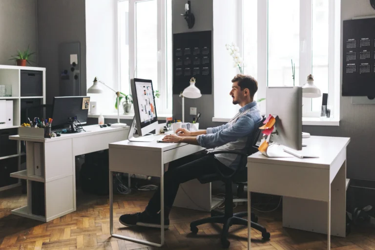 What Is Desk Hoteling Benefits, Best Practices & Software Guide