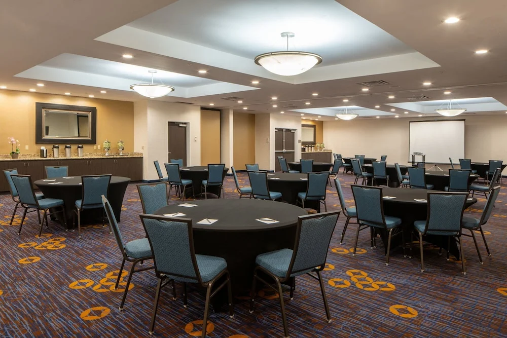 Banquet Style Meeting Room